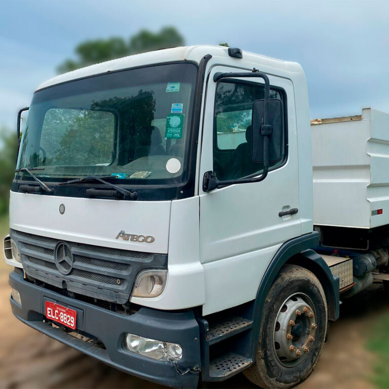 Caminhão-M.-Benz-Atego