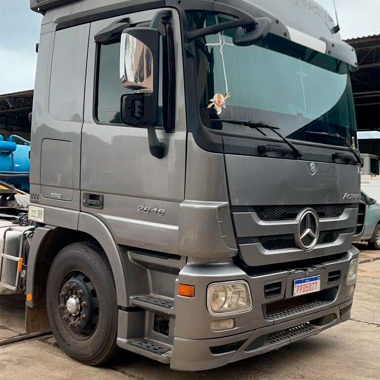 Mercedes-Bens-Actros-1